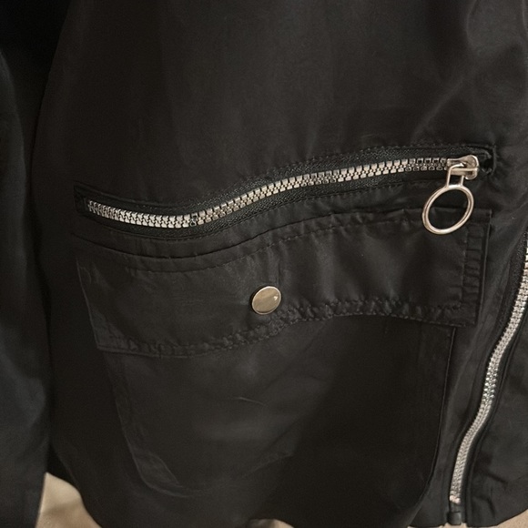 NWOT Fashion Nova Black Windbreaker w/Hood - Picture 4 of 7
